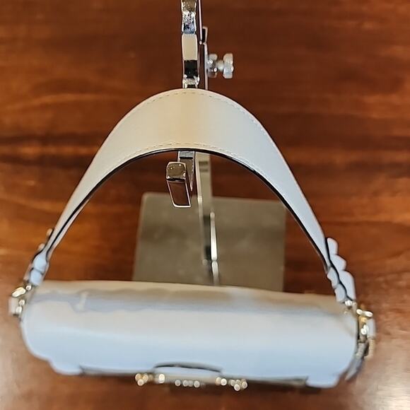 Coach Signature Canvas & White Leather Shoulder Bag – Gold Hardware.  Luxury - Picture 7 of 14